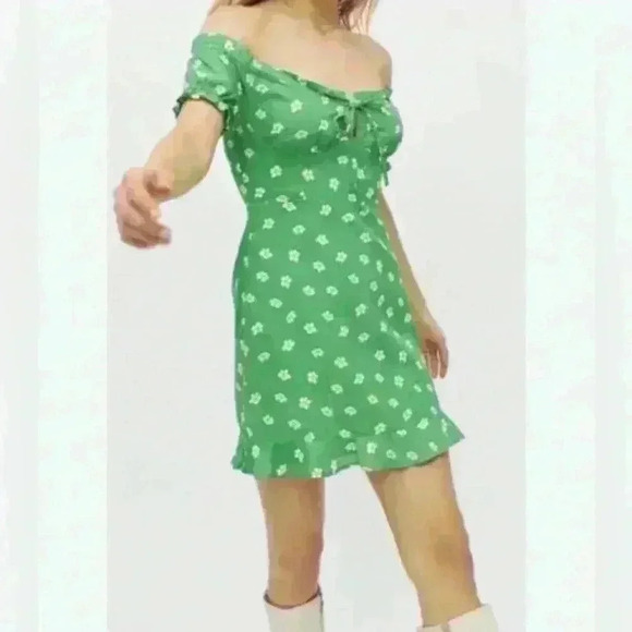 Urban Outfitters Dress Magpie Green Daisy Off Shoulder sz small - Picture 3 of 10